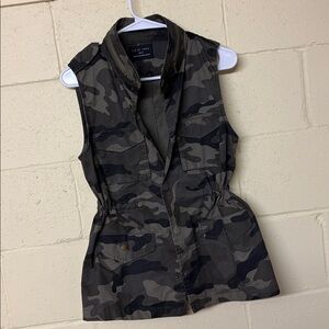 Love Tree Camo Vest